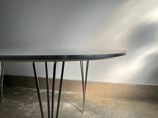 スーパー楕円テーブル by FRITZ HANSEN