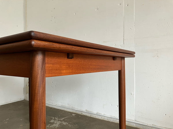 ドローリーフテーブル