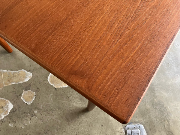 ドローリーフテーブル