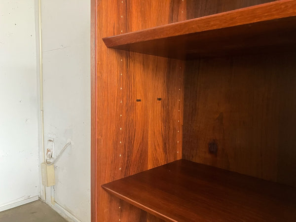 ブックシェルフ