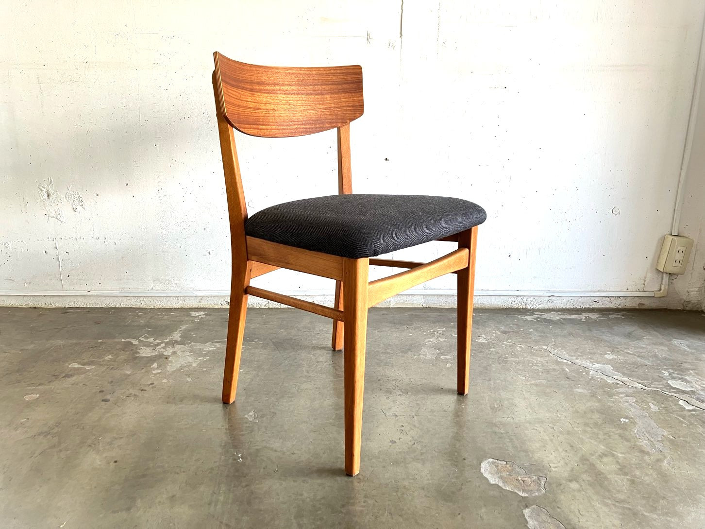 北欧家具Lewis(ルイス）｜東京・目黒・吉祥寺｜ダイニングチェア2脚