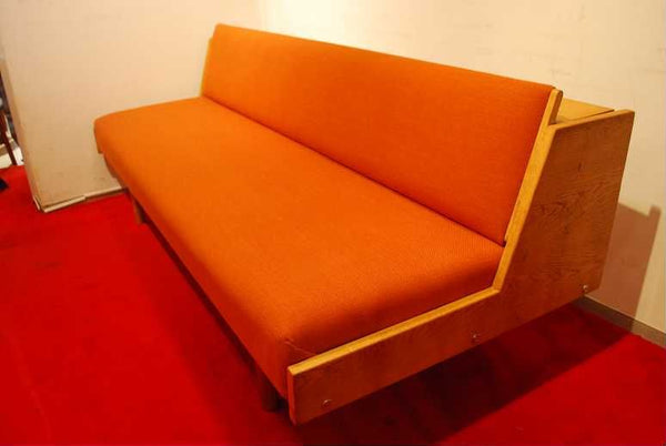 GE-258 designed by Hans J.Wegner