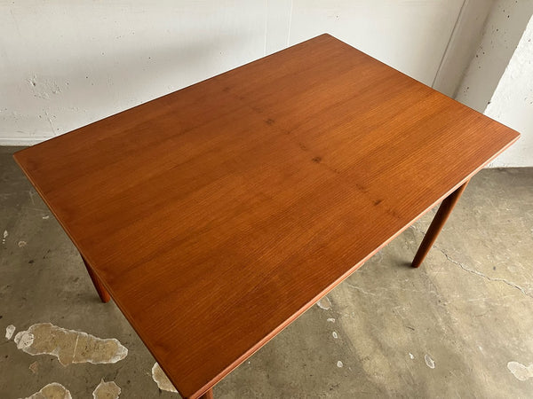 ドローリーフテーブル