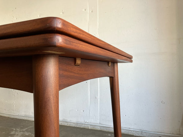 ドローリーフテーブル