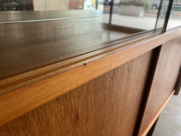 ディスプレイキャビネット