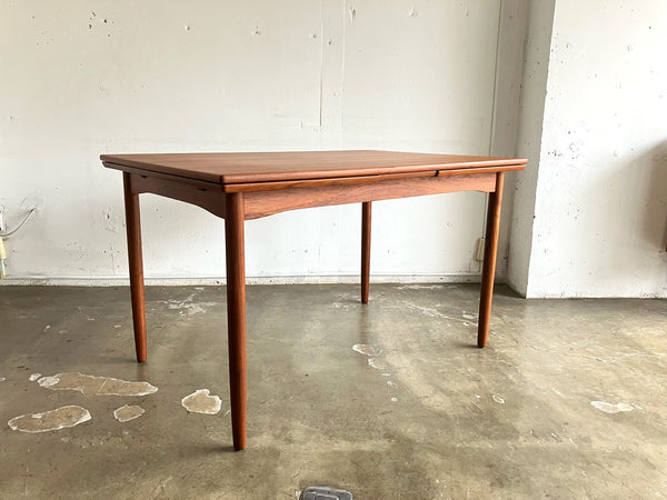 ドローリーフテーブル