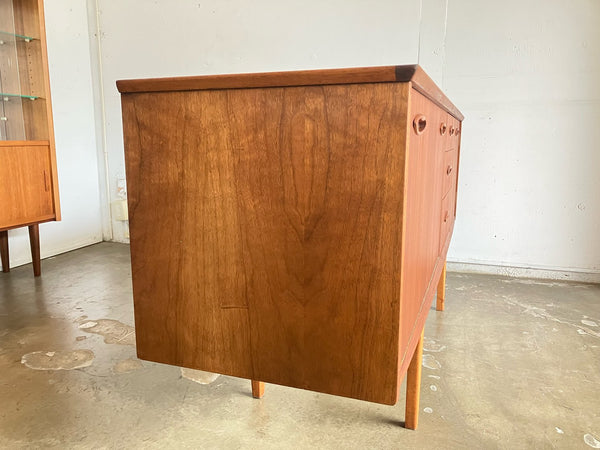 サイドボード by Jentique