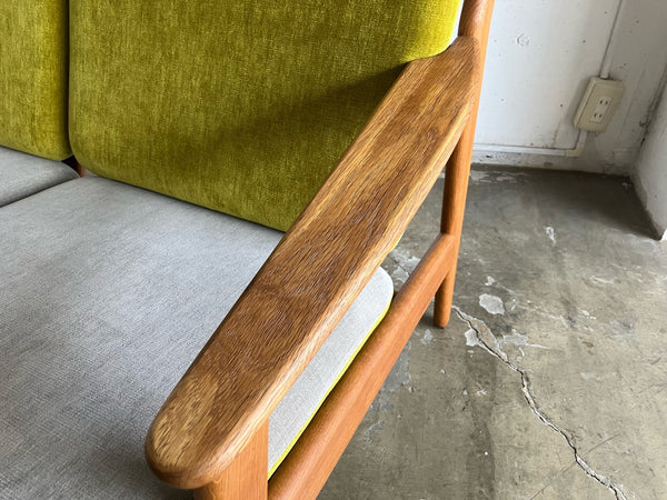 2シーターソファ "model J56" by Poul.M.Volther for FDB Møbler