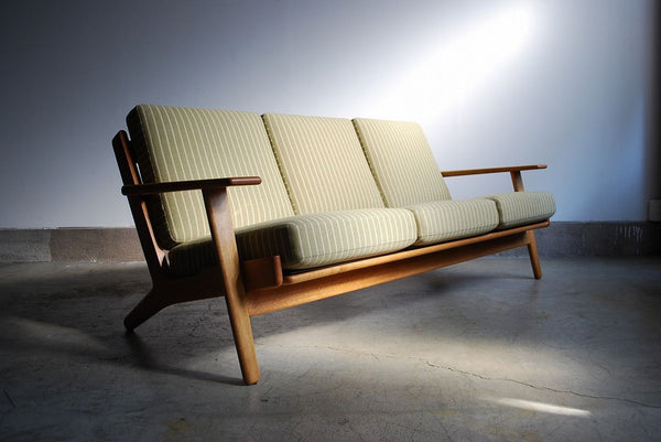 GE-290　３シーターソファ　by　Hans.J.Wegner