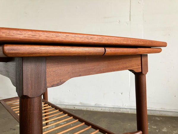 コーヒーテーブル