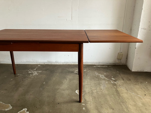 ドローリーフテーブル