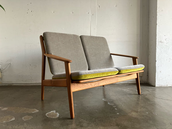 2シーターソファ "model J56" by Poul.M.Volther for FDB Møbler