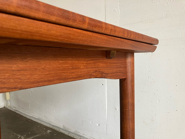 ドローリーフテーブル