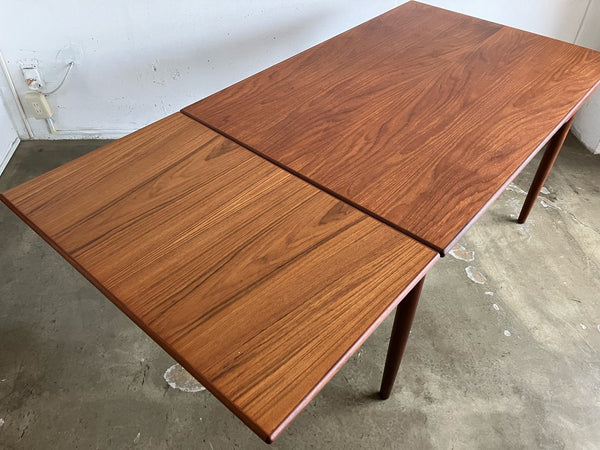 ドローリーフテーブル