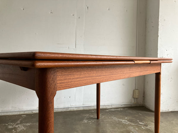 ドローリーフテーブル