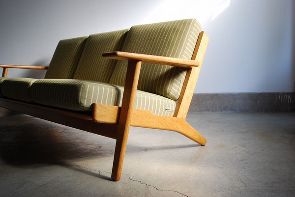 GE-290　３シーターソファ　by　Hans.J.Wegner