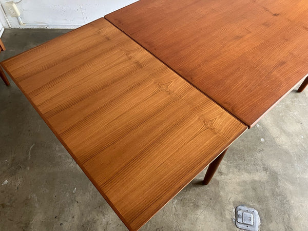 ドローリーフテーブル