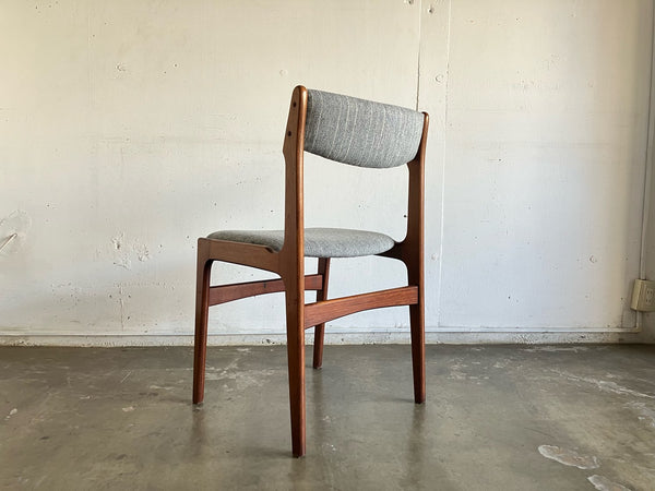 ダイニングチェア2脚セット by Eric Buch