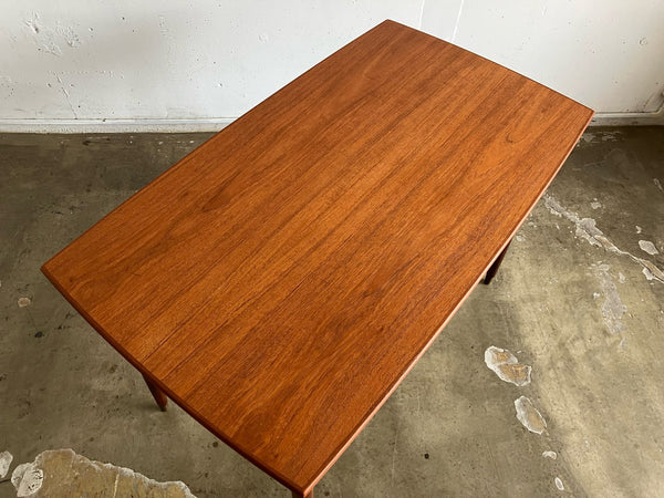 コーヒーテーブル