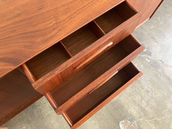 サイドボード by Jentique