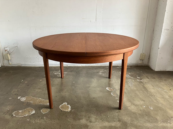 ラウンドテーブル