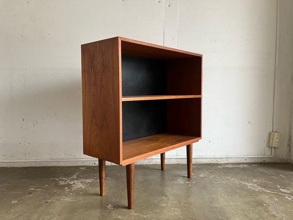 ブックシェルフ