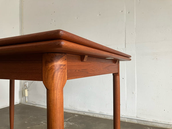 ドローリーフテーブル