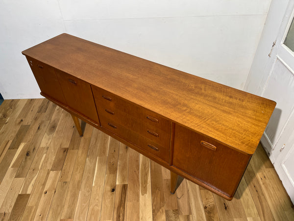 サイドボード by STONEHILL FURNITURE