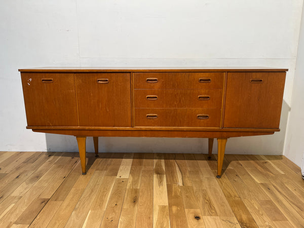 サイドボード by STONEHILL FURNITURE