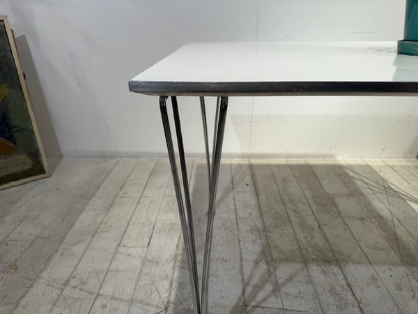 B-table by Piet Hein & Bruno Mathsson for FRITZ HANSEN
