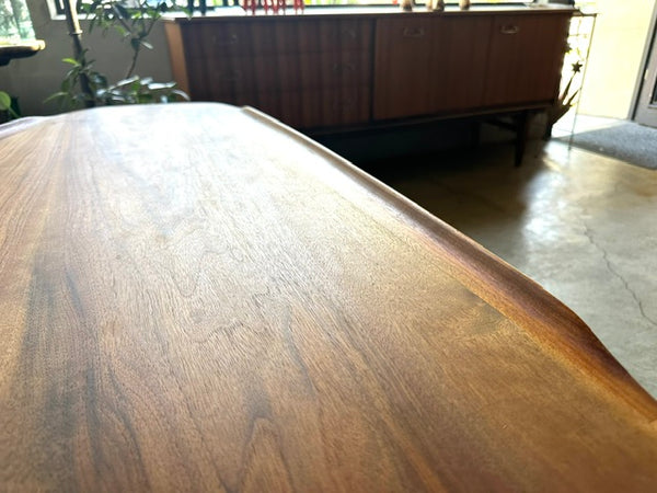 コーヒーテーブル