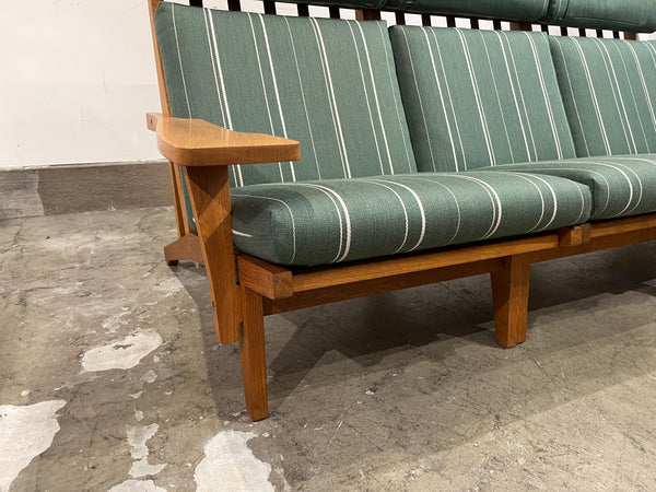 3シーターソファ "GE375-3" by Hans J.Wegner for GETAMA