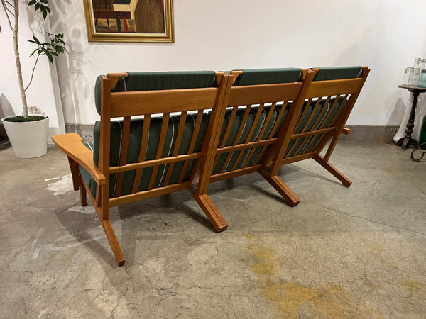 3シーターソファ "GE375-3" by Hans J.Wegner for GETAMA