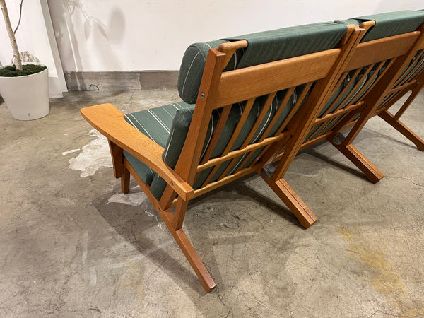 3シーターソファ "GE375-3" by Hans J.Wegner for GETAMA