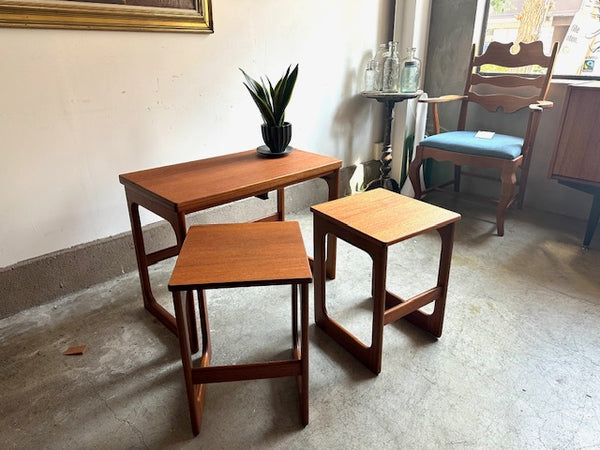 ネストテーブル by McINTOSH