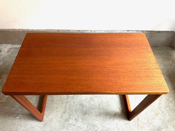 ネストテーブル by McINTOSH