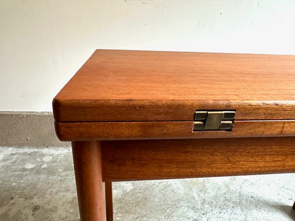 ネストテーブル by McINTOSH