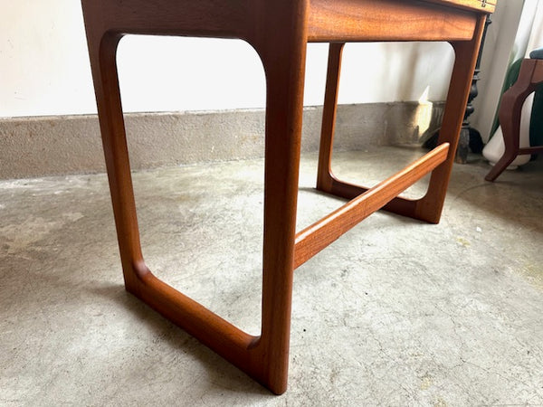 ネストテーブル by McINTOSH