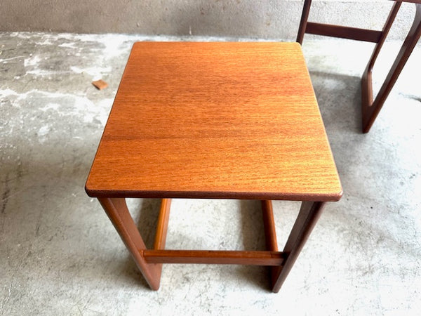 ネストテーブル by McINTOSH