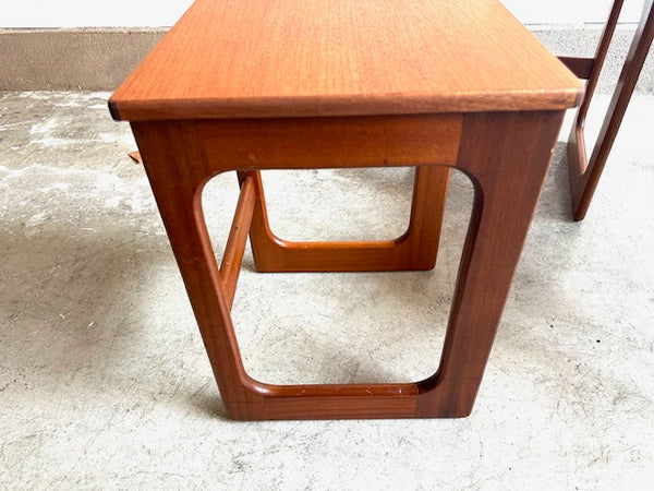 ネストテーブル by McINTOSH