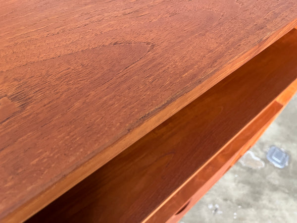 ブックシェルフ