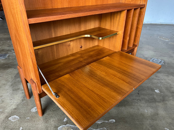 ブックシェルフ