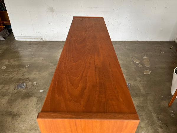 ブックシェルフ