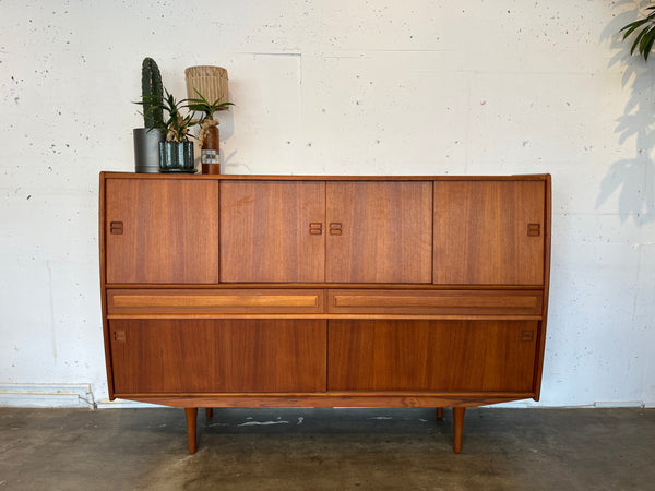 ラージキャビネット by Aerthoj Jensen ＆ Molholm Herning