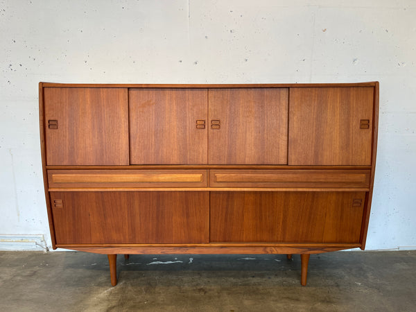 ラージキャビネット by Aerthoj Jensen ＆ Molholm Herning