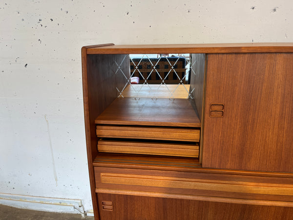 ラージキャビネット by Aerthoj Jensen ＆ Molholm Herning