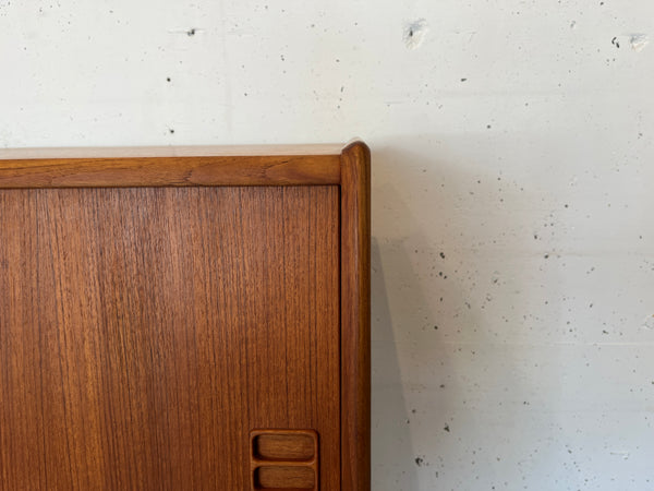 ラージキャビネット by Aerthoj Jensen ＆ Molholm Herning