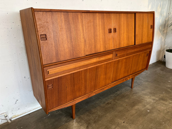 ラージキャビネット by Aerthoj Jensen ＆ Molholm Herning