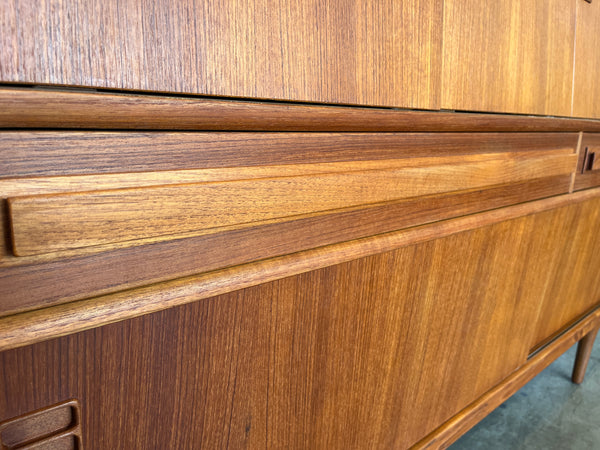 ラージキャビネット by Aerthoj Jensen ＆ Molholm Herning