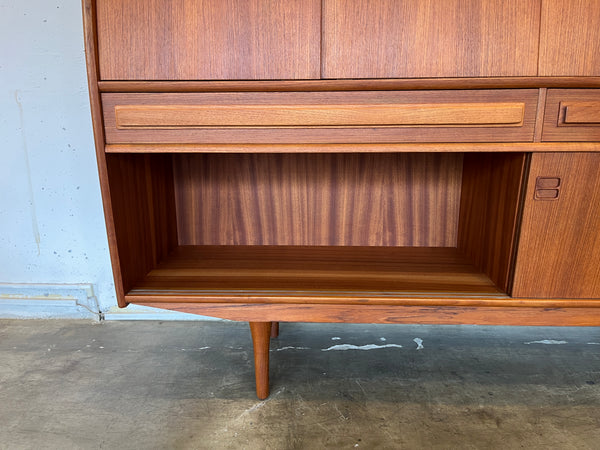 ラージキャビネット by Aerthoj Jensen ＆ Molholm Herning